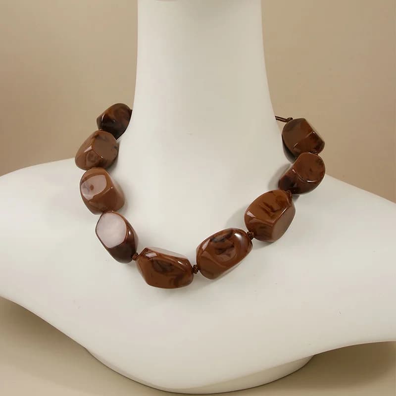 Colier choker boem din rășină maro