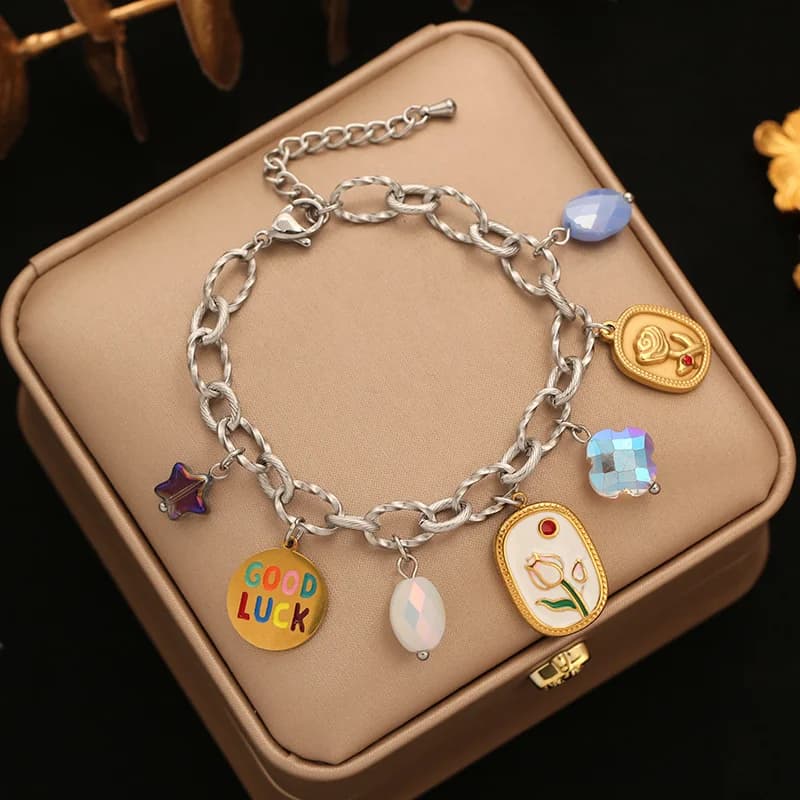 Brățară tip bangle cu brelocuri inimă din oțel inoxidabil