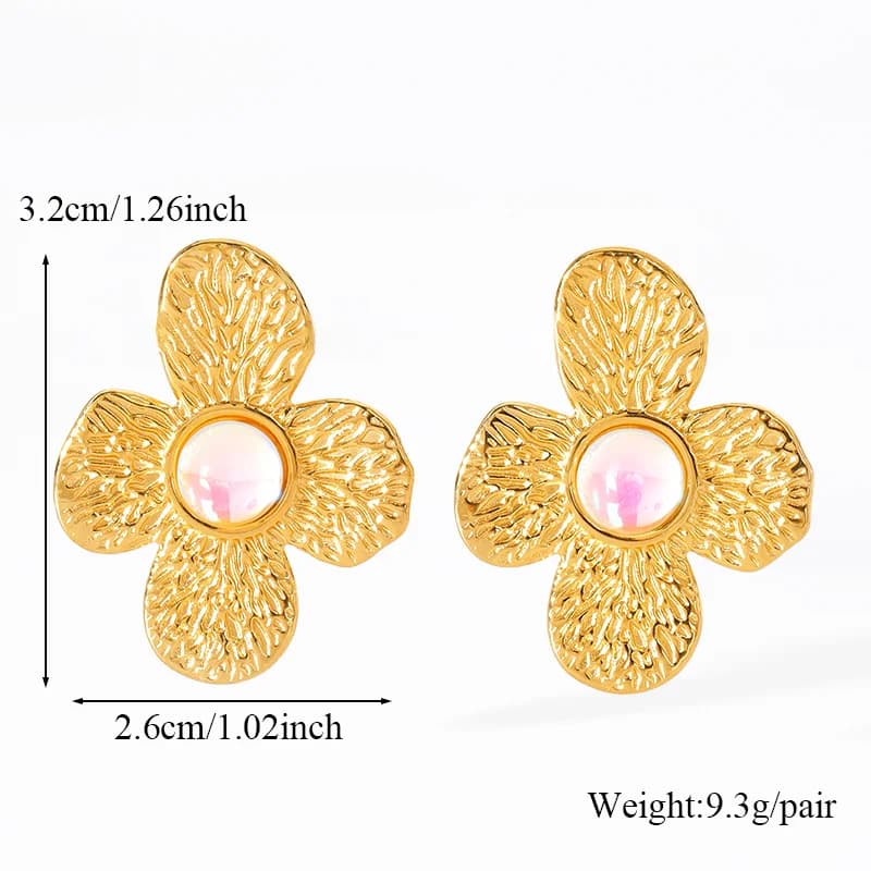 Cercei atârnați cu piatră naturală, model fluture și floare, auriu