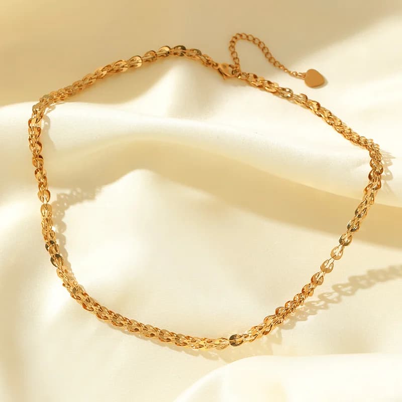 Colier statement cu charm metalic, placat cu aur