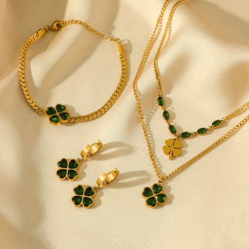 Set bijuterii trifoi verde cu zirconiu: colier, brățară și cercei