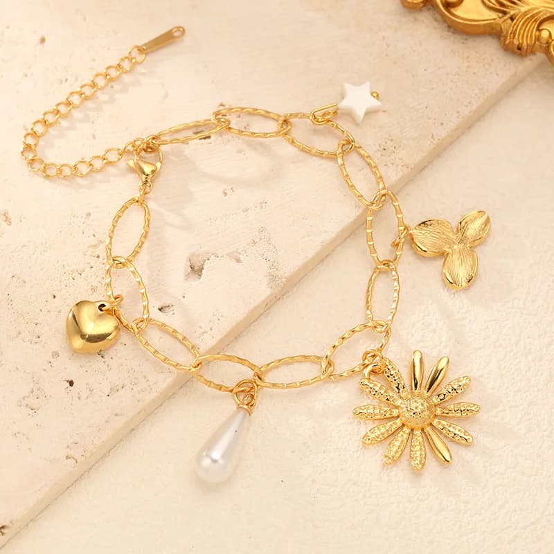 Brățară herringbone cu charm flori și perle, aur 18K
